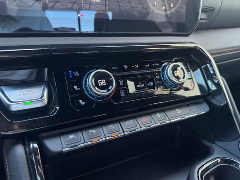 Used 2024 GMC Sierra 1500 AT4 w/ Technology Package image 25