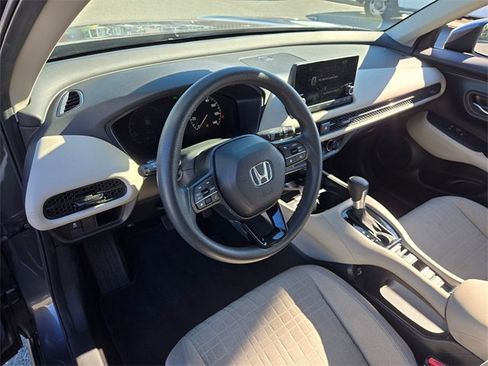 Used 2023 Honda HR-V LX image 9