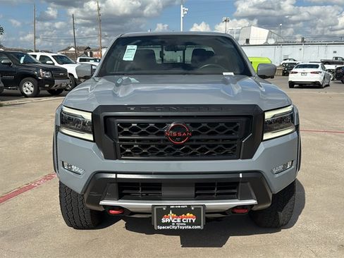 Used 2023 Nissan Frontier PRO-4X w/ Pro Convenience Package image 2