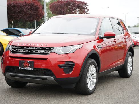 Used 2017 Land Rover Discovery Sport SE AWD/4WD image 1