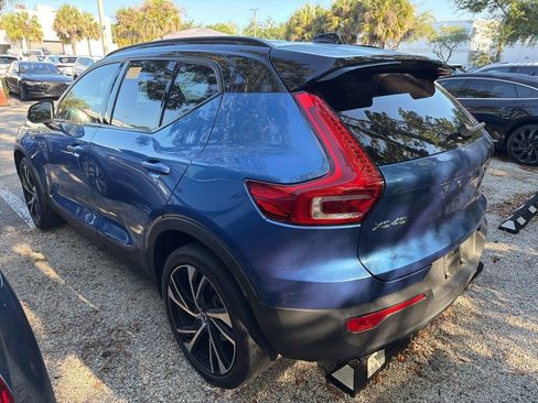 Used 2021 Volvo XC40 T5 R-Design w/ Climate Package AWD/4WD image 2
