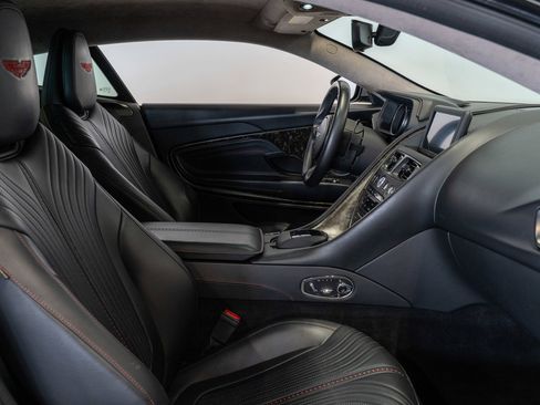 Used 2018 Aston Martin DB11 V12 RWD image 15