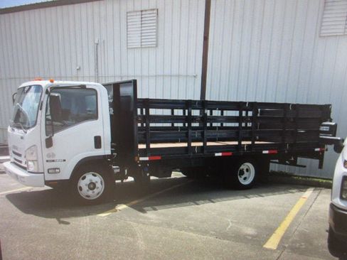 Used 2019 Isuzu NQR RWD image 1