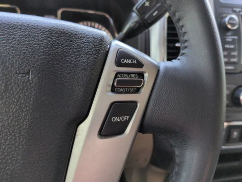 Used 2018 Nissan Titan SV w/ SV Convenience Package RWD image 26