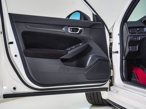 Used 2025 Honda Civic Type R image 32