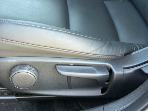 Used 2024 MAZDA MAZDA3 s FWD image 5