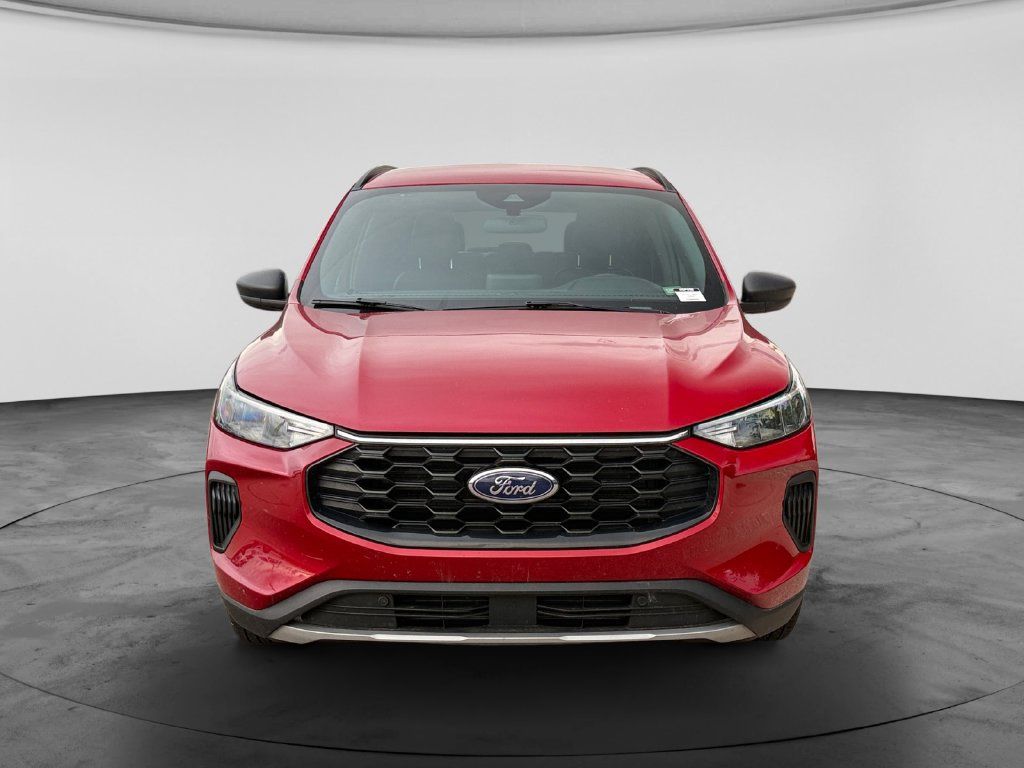Used 2025 Ford Escape ST-Line FWD image 2