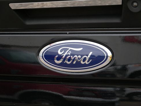 Certified 2020 Ford F350 Lariat w/ Lariat Ultimate Package AWD/4WD image 4