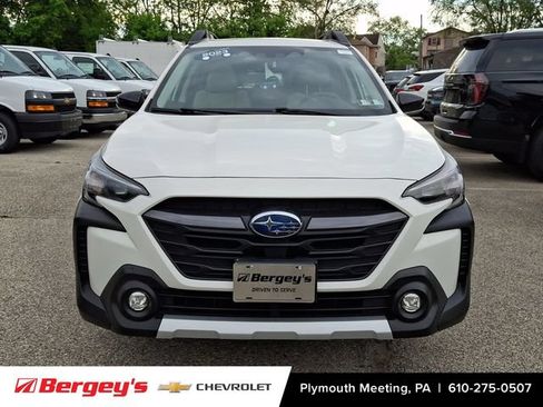 Used 2023 Subaru Outback Limited AWD/4WD image 3