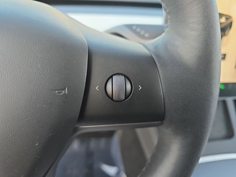 Used 2023 Tesla Model Y Long Range image 18