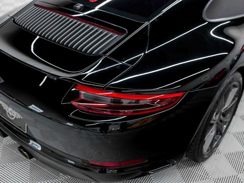 Used 2018 Porsche 911 Carrera T RWD image 17