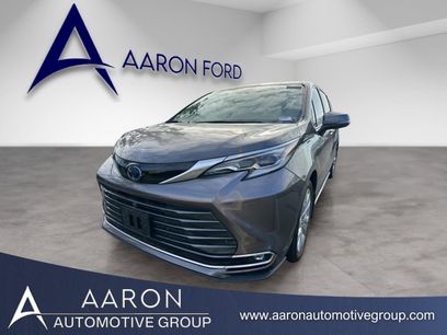 Used 2023 Toyota Sienna Platinum