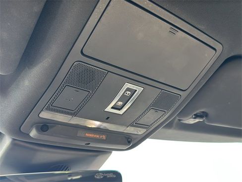 Used 2020 Land Rover Range Rover Evoque R-Dynamic SE image 20