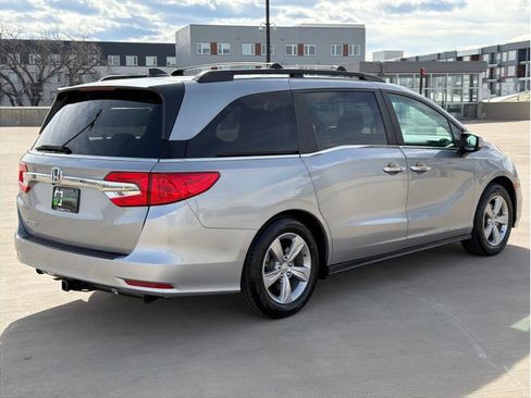 Used 2018 Honda Odyssey EX image 8