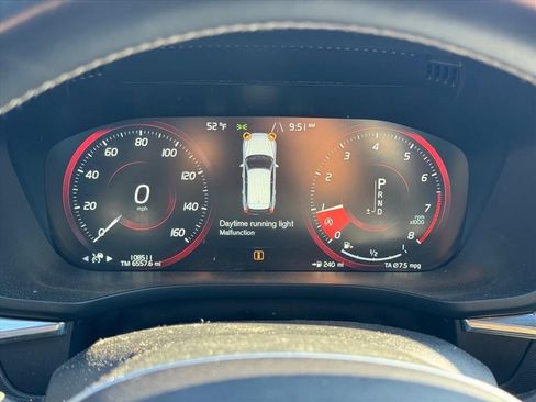 Used 2018 Volvo XC60 T5 R-Design w/ Convenience Package image 19