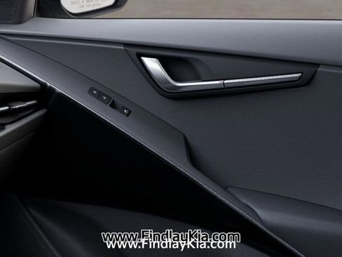 New 2026 Kia Niro LX image 28
