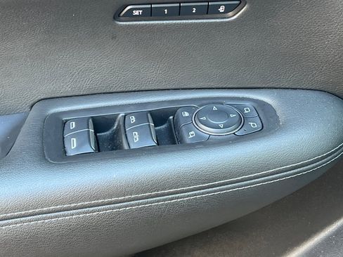 Used 2023 Cadillac XT6 Premium Luxury image 12