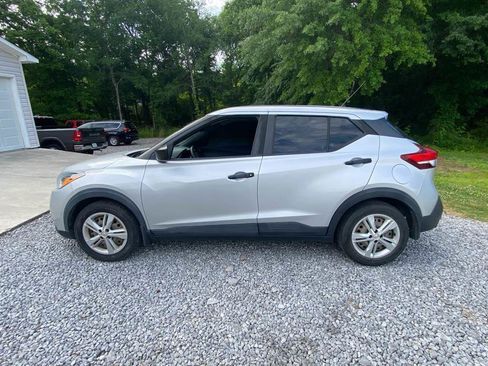 Used 2020 Nissan Kicks S FWD image 6