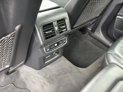 Used 2020 Audi Q5 2.0T Premium Plus w/ Premium Plus Package AWD/4WD image 13