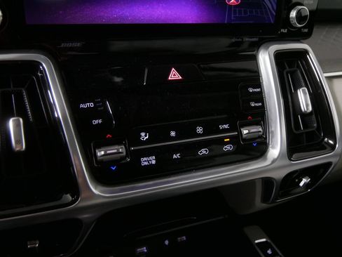 Used 2023 Kia Sorento SX Prestige w/ Panoramic Sunroof Package AWD/4WD image 27