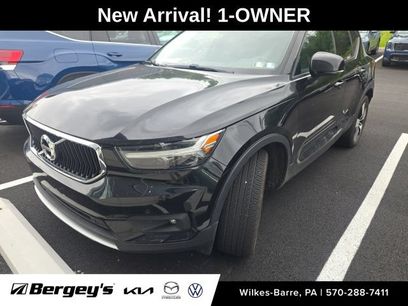 Used 2021 Volvo XC40 T5 Momentum w/ Premium Package
