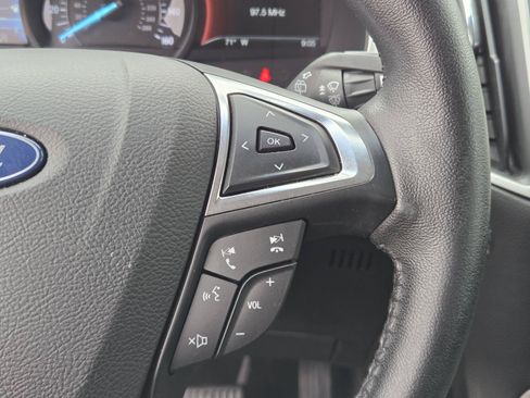 Used 2019 Ford Edge SEL w/ Equipment Group 201A FWD image 17