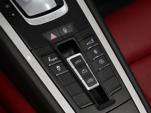 Used 2019 Porsche 911 Turbo S image 30