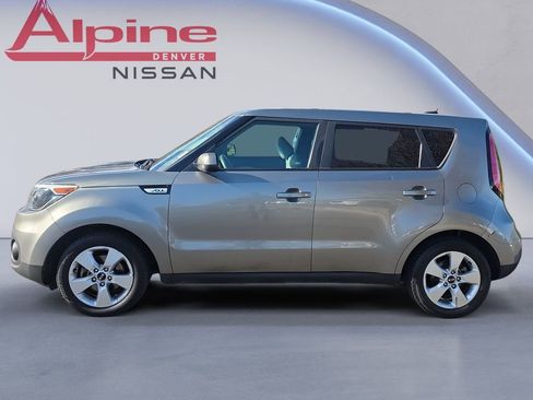 Used 2017 Kia Soul image 2