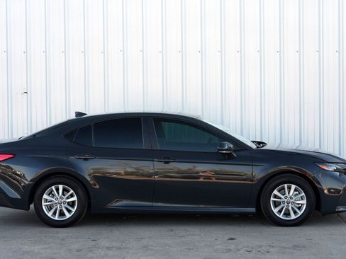 Used 2025 Toyota Camry LE image 49