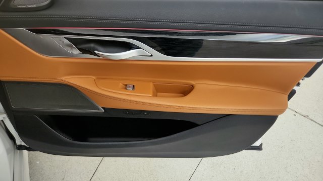 Used 2019 BMW 740i w/ M Sport Package RWD image 36