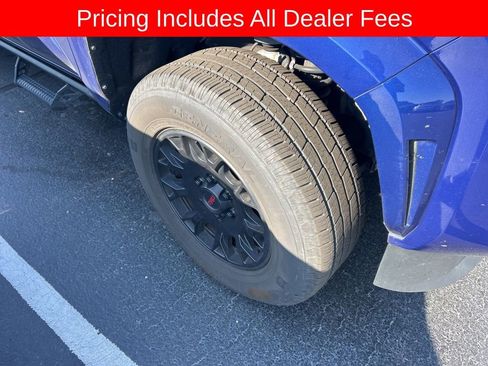 Used 2024 Toyota Tacoma SR5 AWD/4WD image 2