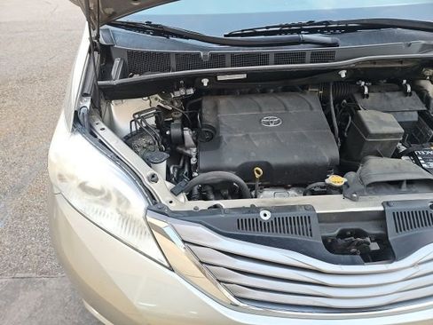 Used 2016 Toyota Sienna XLE w/ XLE Navigation Package image 22