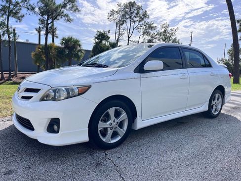 Used 2011 Toyota Corolla S image 2