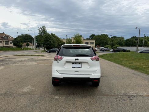 Used 2014 Nissan Rogue S AWD/4WD image 6