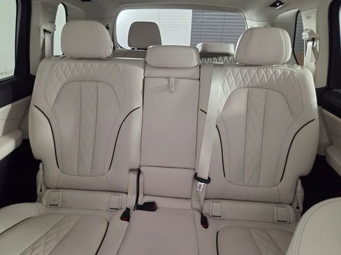 Used 2024 BMW X7 xDrive40i w/ Premium Package AWD/4WD image 21