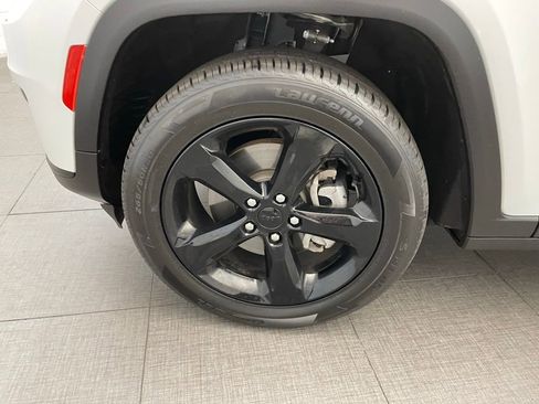 Certified 2021 Jeep Grand Cherokee L Laredo AWD/4WD image 8