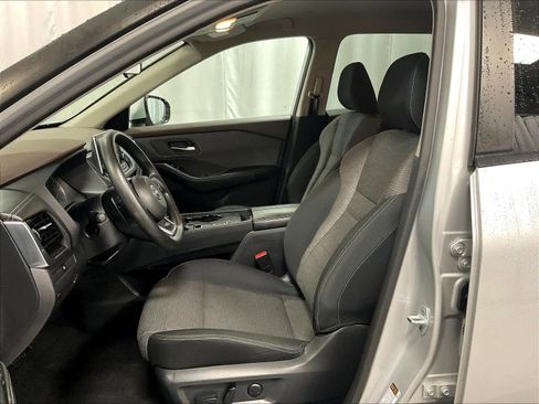 Certified 2022 Nissan Rogue SV image 10