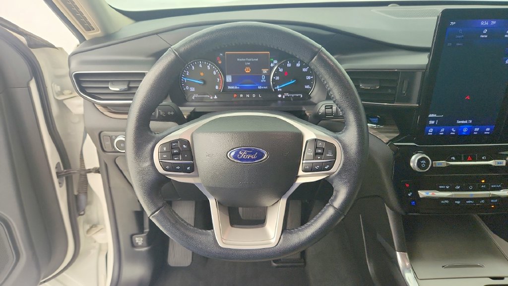 Used 2022 Ford Explorer Limited w/ Limited Technology Package RWD image 17