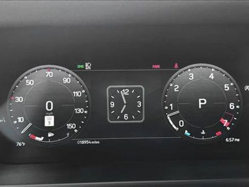 Used 2024 Land Rover Defender 110 X-Dynamic SE image 13