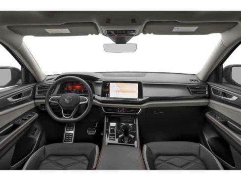 Used 2024 Volkswagen Atlas Peak Edition SE image 4