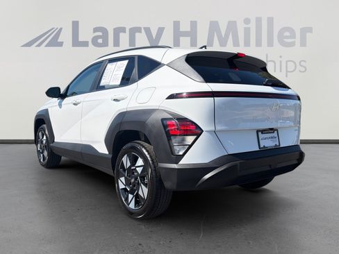 Used 2025 Hyundai Kona SEL AWD/4WD image 3