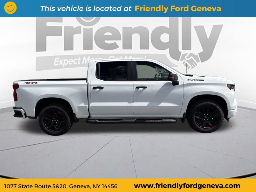 Used 2023 Chevrolet Silverado 1500 RST w/ Redline Edition AWD/4WD image 4