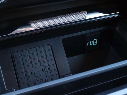 Used 2024 Ford F350 Platinum image 26