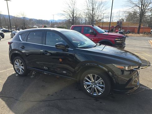 Used 2022 MAZDA CX-5 Signature image 1