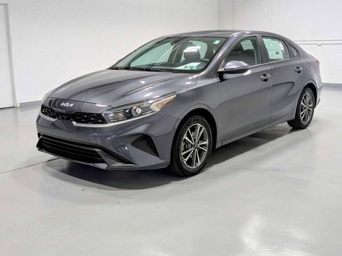 Certified 2023 Kia Forte LXS w/ LXS Technology Package FWD image 1