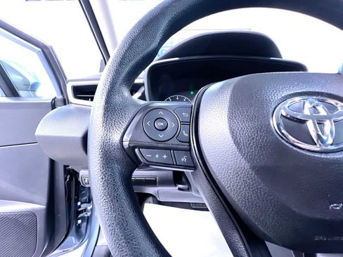 Used 2025 Toyota Corolla LE FWD image 20