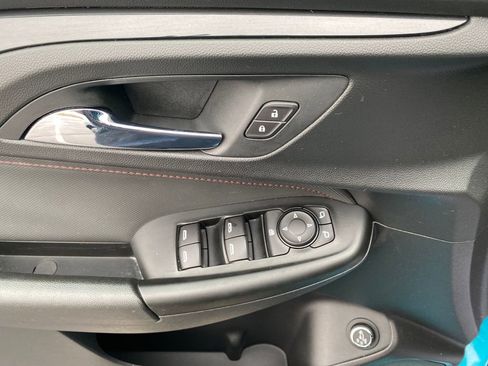 Used 2021 Chevrolet TrailBlazer RS w/ Sun and Liftgate Package image 20