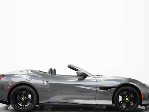 Used 2019 Ferrari Portofino RWD image 2