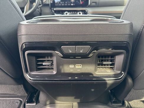 Used 2024 GMC Sierra 2500 AT4 w/ Technology Package AWD/4WD image 24