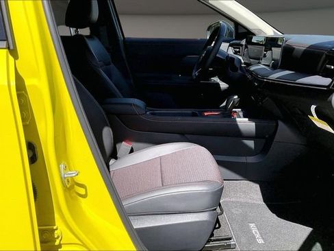 Certified 2025 Nissan Kicks SR w/ Interior Electronics Package FWD image 7